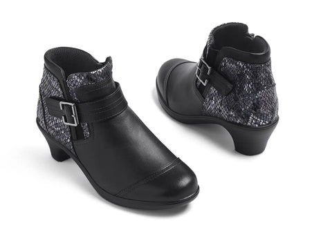 Emma - Black/White Snake